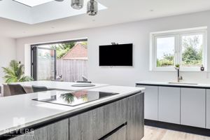 Kitchen- click for photo gallery